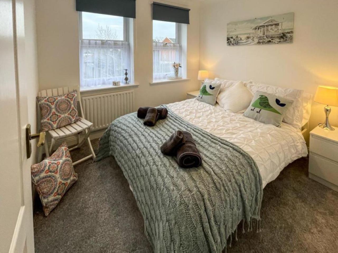 The Sashes - Stylish Apartment - Free Parking - Ultrafast Wifi - Smart Tv - Netflix - Sleeps Up To 6! Close To Poole Town Center & Sandbanks & Bournemouth Esterno foto