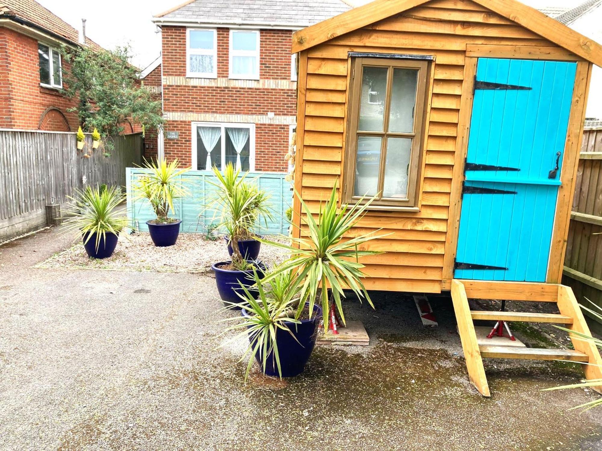 The Sashes - Stylish Apartment - Free Parking - Ultrafast Wifi - Smart Tv - Netflix - Sleeps Up To 6! Close To Poole Town Center & Sandbanks & Bournemouth Esterno foto
